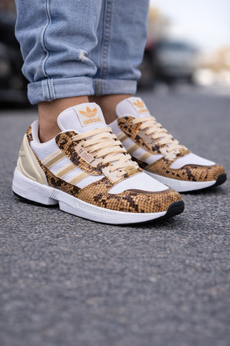 کفش اسپرت آدیداس پوست ماری انتخابی شیک با رنگبندی خاص ، ارسال کاملاً "رایگان" به سراسر کشور