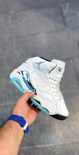 نایک ایر جردن ۶ رترو مدل UNC (سفید آبی) کیفیت در حد مستر